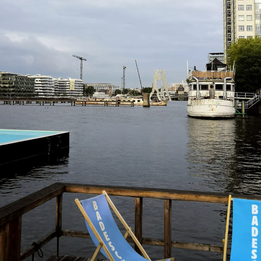 Mit Blick auf die Spree konnten wir zwischen den Sessions der re:publica super entspannen.